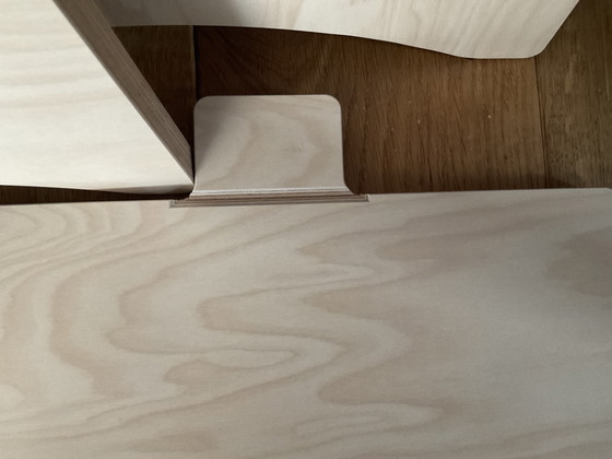 Image 1 of UPSTAA-Berken sta bureau 