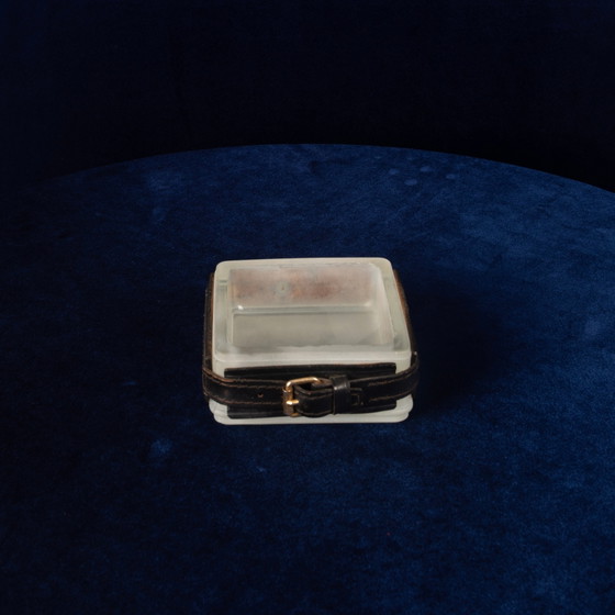 Jacques Adnet Handgestikte Lederen Asbak, Frankrijk 1950 – Tafelaccessoires, Leather, Metal (photo 13 of 18)