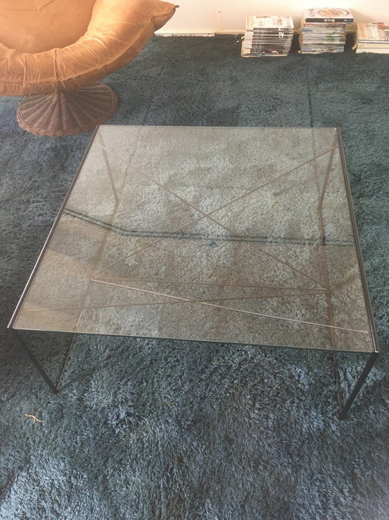 Minimalistische glazen design salontafel met geometrisch metalen frame – €140 – Glass (photo 3 of 6)