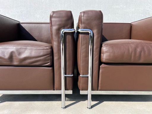2x Cassina LC2 bruin lederen fauteuils