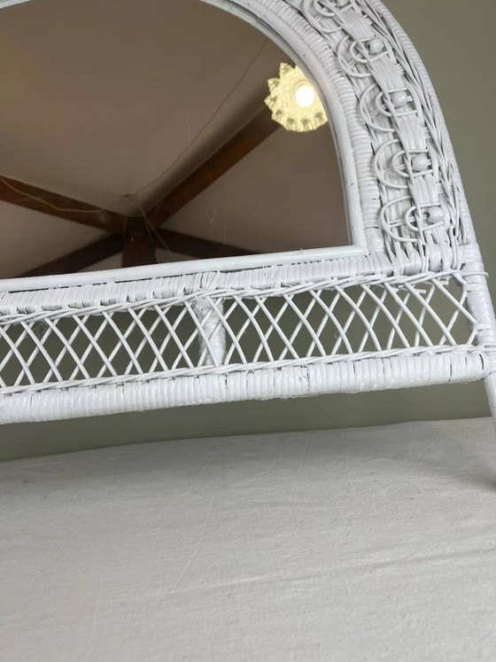 Halbmond-Weidenspiegel – Wicker, Rattan, Vintage (photo 4 of 7)