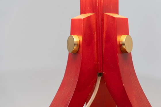 Image 1 of Lámpara de pie de estilo espacial con base de trípode (Alemania, década de 1970)