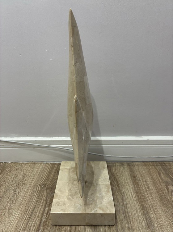 Maitland-Smith Tessellated Stone Vissculptuur op standaard, Beeldhouwkunst, Steen, Messing, Beige, 1980 (foto 6 van 6)