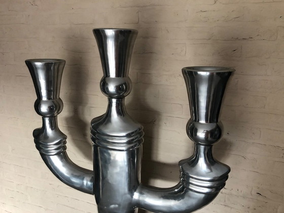 Image 1 of Lebensgroßer, dreiarmiger, stehender Burgkerzenständer aus Aluminium