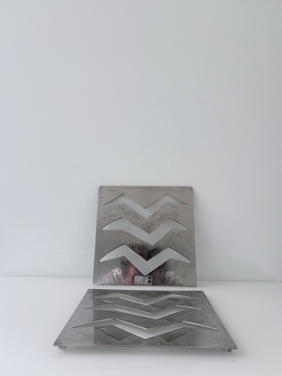 Set of 2 Stainless Steel Coasters Geometric Design – Table accessories, Aluminium, rvs (photo 2 of 8)