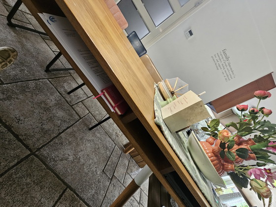 Image 1 of Table à manger séparée pouvant accueillir 6 à 8 personnes