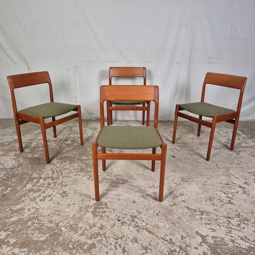 4 Johannes Nørgaard Vintage Deense Eetkamerstoelen Jaren 60