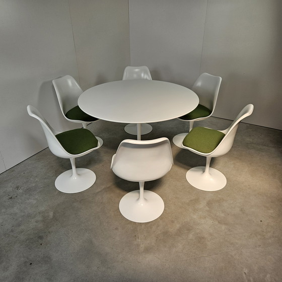 Image 1 of Ensemble de salle à manger Knoll Eero Saarinen restauré