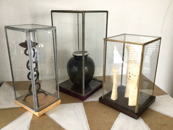 Image 1 of 3 vetrine museali