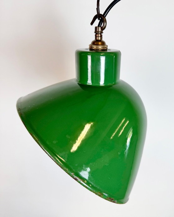 Image 1 of Industriële Britse hanglamp van groen emaille, jaren 60