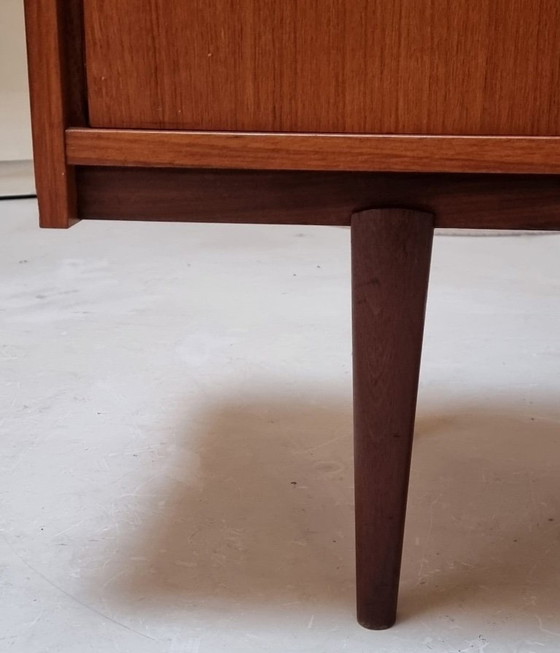 Image 1 of Aparador de mediados de siglo