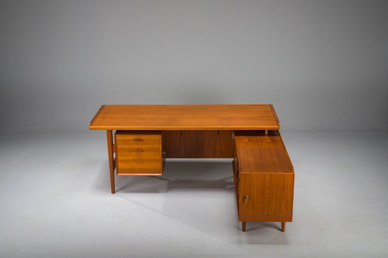 Image 1 of  Chefschreibtisch Modell 209 aus Teakholz von Arne Vodder für Sibast, 1955