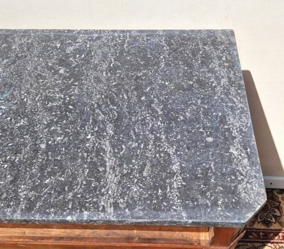 Image 1 of Oud engelse antieke ladekast. 19 eeuw.