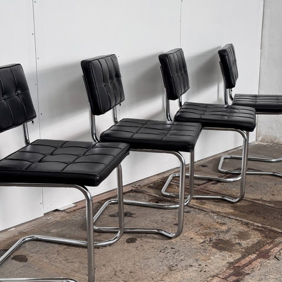 Image 1 of Chaises empilables en cuir de style Cesca — Influence Bauhaus