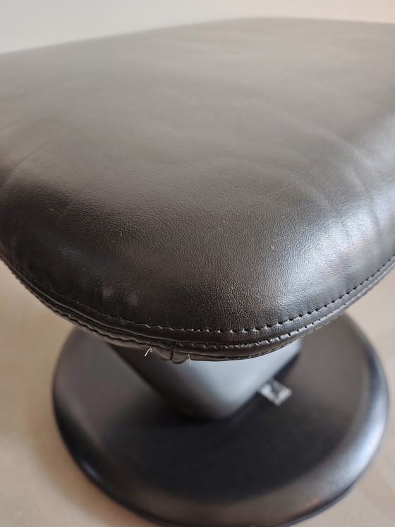 Image 1 of Leolux footstool/pouf