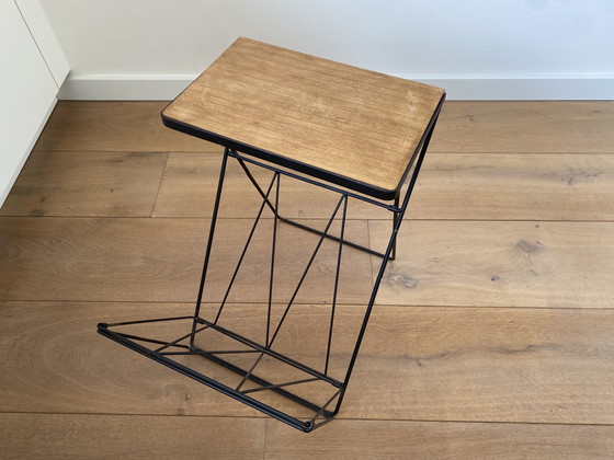 Image 1 of Table d'appoint pliante avec porte-revues des années 1960.