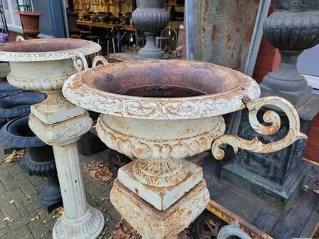 2x Vaso per piante in ghisa con manici su colonna romana, Vasi per piante, Ferro, Beige, Vintage (foto 10 di 11)