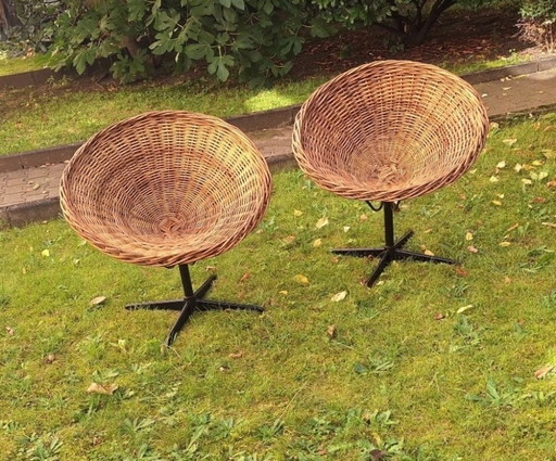 Coppia di poltrone a capsula in bambù e ferro con funzione girevole, anni '60