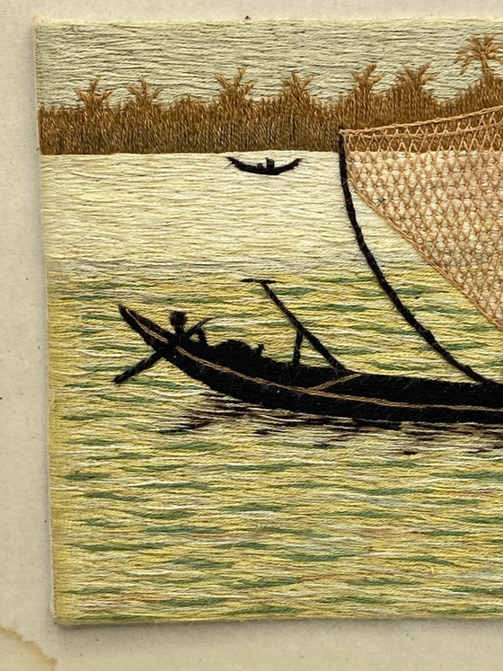 Ricamo di seta vietnamita – Pescatore con grande rete sul Mekong – c. – Dipinti e disegni, Silk (photo 4 of 8)