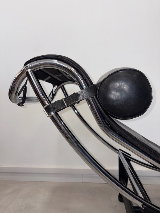 Chaise longue LC4 di Le Corbusier per Cassina, anni '90 – Pelle (photo 2 of 15)