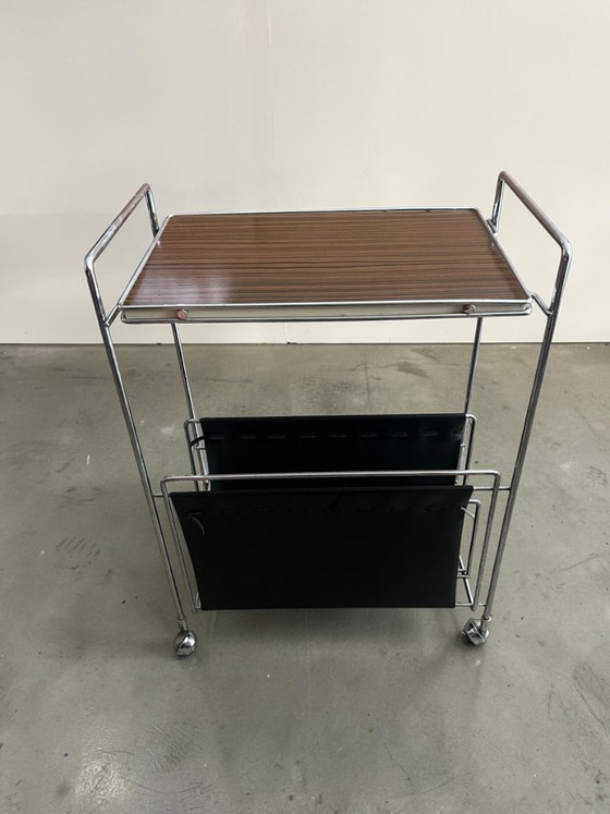 Image 1 of Vintage Zeitungswagen aus Chrom | Mid Century Beistelltisch | Deutscher Design Magazinwagen | Rollwagen | 70er Jahre