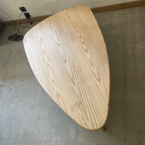 Dreieckiger Couchtisch – Couchtische, Wood (photo 4 of 5)