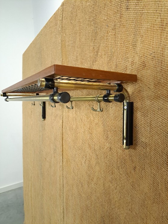 Image 1 of Appendiabiti Habo dalla Svezia in oro con legno di teak, n. 8