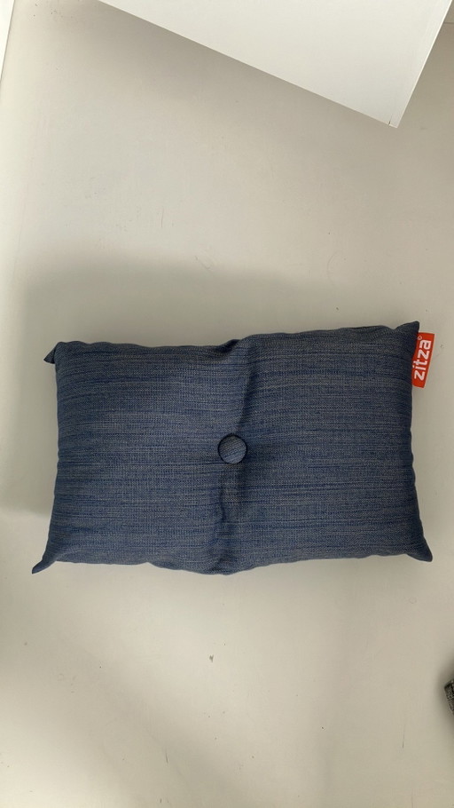 4 outdoor cushions + small cushions from Zitza (denim color)
