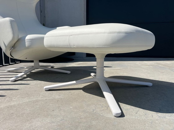 Image 1 of Vitra Grand repos met ottoman