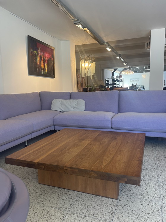 Image 1 of Couchtisch Sapura Nussbaum massiv