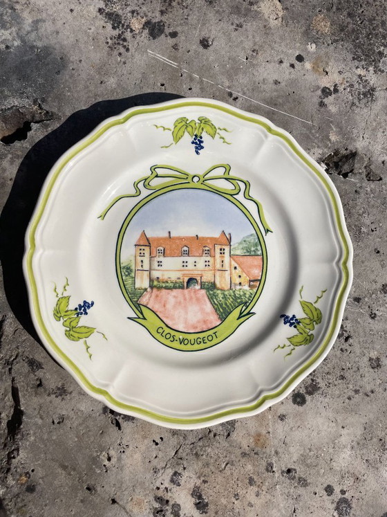 Image 1 of Par de platos Longchamp con diseño de viñedo – Clos Vougeot y Dom Pérignon