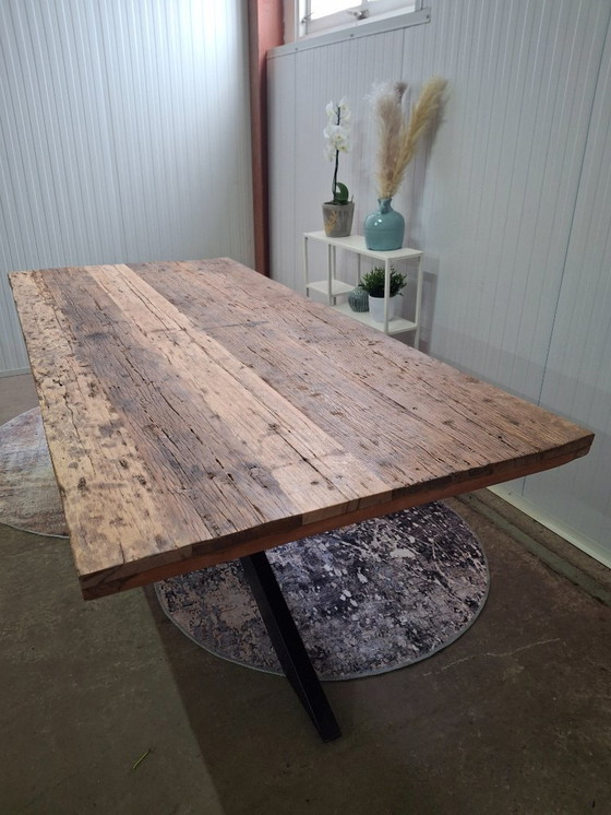 Image 1 of Robusto tavolo da pranzo in legno di fienile, 220x100cm con gambe in metallo