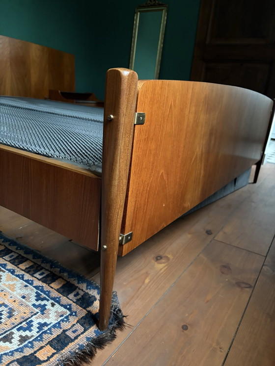 Image 1 of Letto vintage in legno 150x200 con comodini