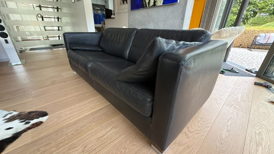 2 Canapés Intemporels en Cuir par Durlet, Modèle Rendez Vous – Leather, Wood (photo 8 of 9)