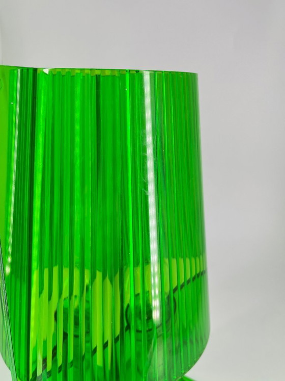 Image 1 of Lampe de table Kartell « Take » verte – Design de Ferruccio Lavia, fabriquée en Italie