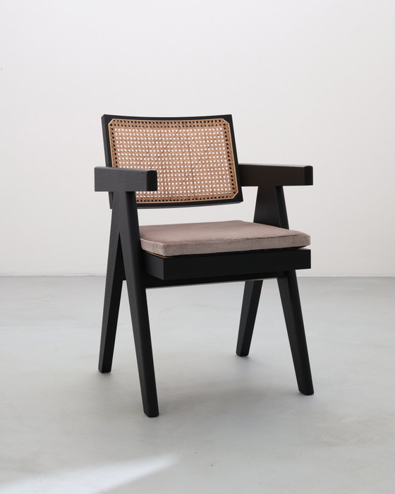 Image 1 of Poltrona Cassina Capitol Complax con cuscino