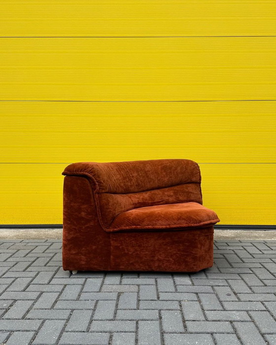 Fauteuil d'angle vintage en velours rouge-brun, Années 70 (photo 7 sur 20)