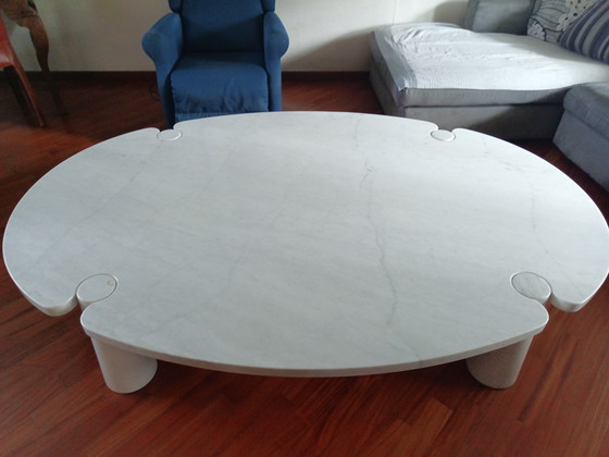 Image 1 of Table basse ovale en marbre de Carrare – Angelo Mangiarotti pour Skipper, années 1970 – Pièce rare