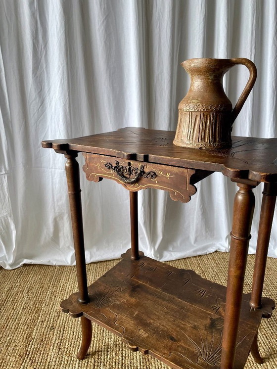 Image 1 of Geschnitzter Beistelltisch aus Holz im Jugendstil, Frankreich, frühes 20. Jahrhundert