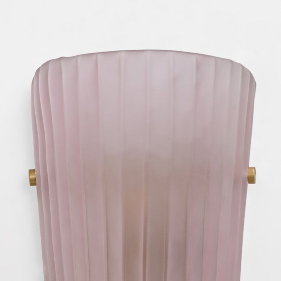 Image 1 of Paar Wandleuchten aus Muranoglas, rosa geripptes Glas und Messing, Italien