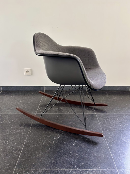 1x Vitra RAR rocking chair