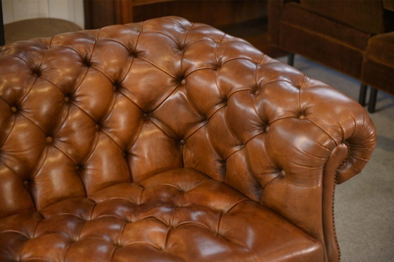 Image 1 of Chesterfield-Sofa aus hellbraunem, gestepptem Leder