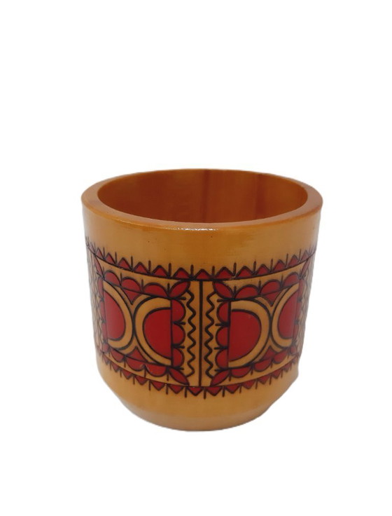 Image 1 of Tasse en bois pyrogravée et peinte à motifs floraux, style vintage