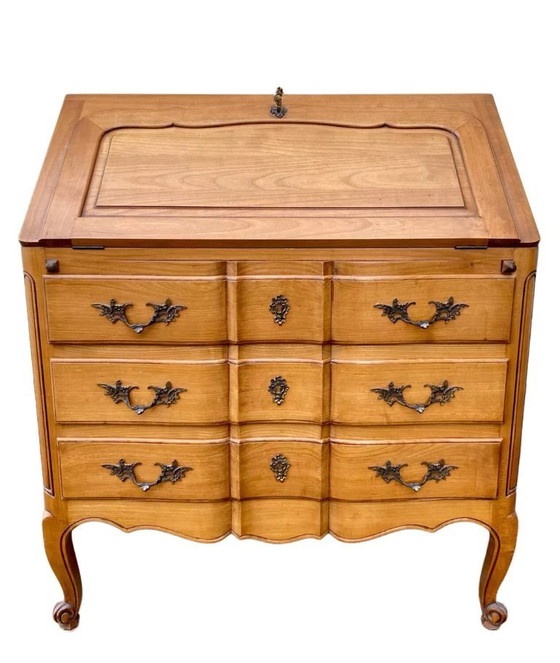 Image 1 of Scrivania/scrivania in stile Luigi XV con parte anteriore inclinata e piano arrotondato