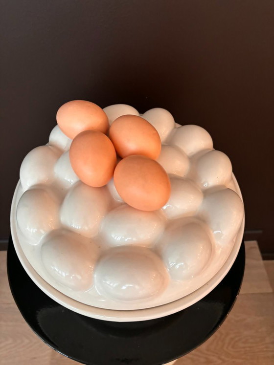 Image 1 of Vintage Italiaanse Majolica eierterrine met deksel 