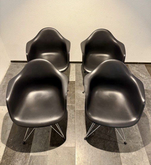 4 chaises Vitra Eames DAR – eetkamerstoelen, Metal, Plastic (photo 2 of 7)