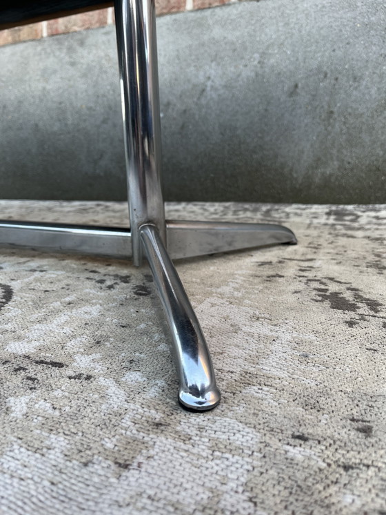 Image 1 of Tavolino da caffè vintage di metà secolo con piano in rovere massello e base cromata