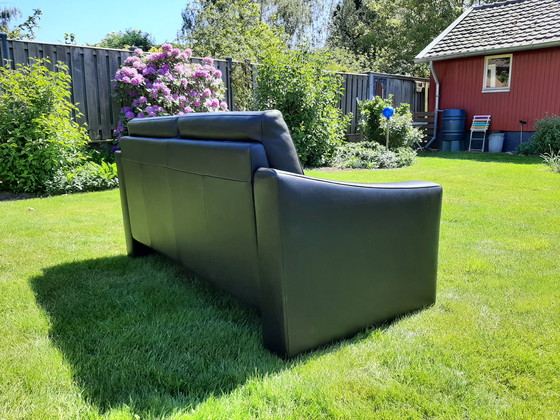 Image 1 of Sofá de dos plazas de cuero negro ("Gepade")