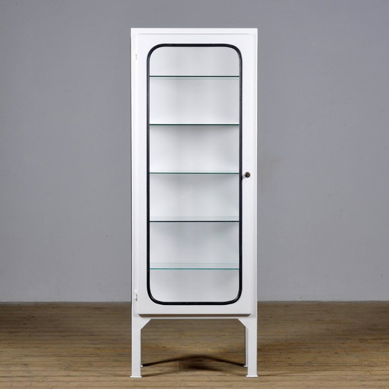 Image 1 of Armoire médicale vintage, années 1970