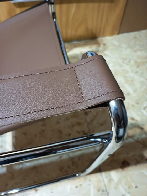 Image 1 of Poltrone Knoll Wassily B3 2 nuove/usate in pelle color noce di Marcel Breuer € 4.400